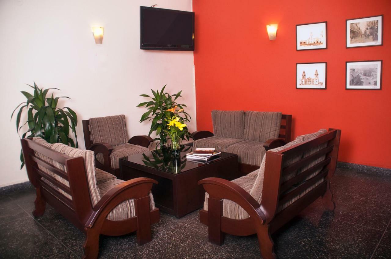 Hotel Ferrua リマ エクステリア 写真